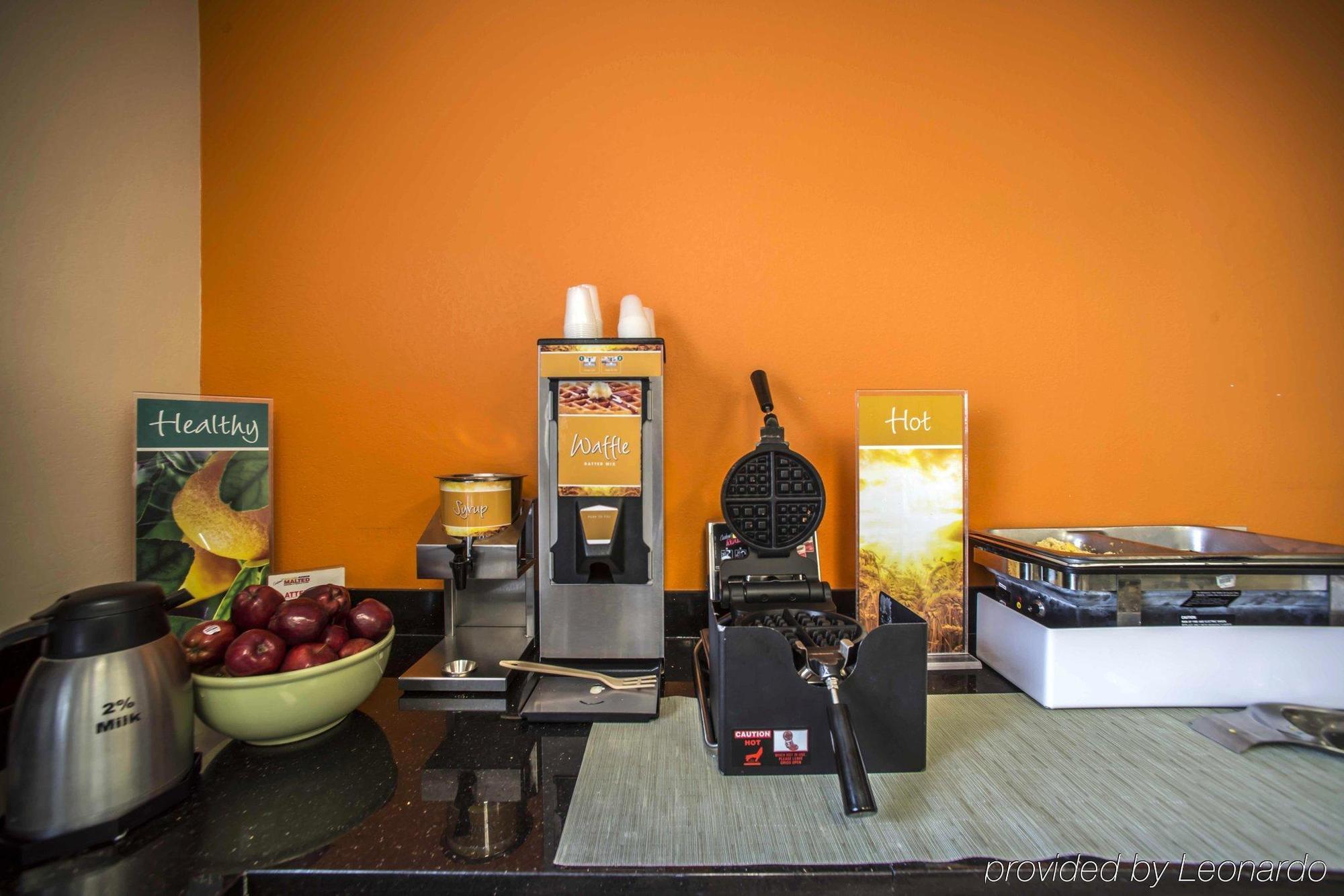 ซูเปอร์ 8 บาย วินด์แฮม แฮร์ริสเบิร์ก Hotel Harrisburg ภายนอก รูปภาพ